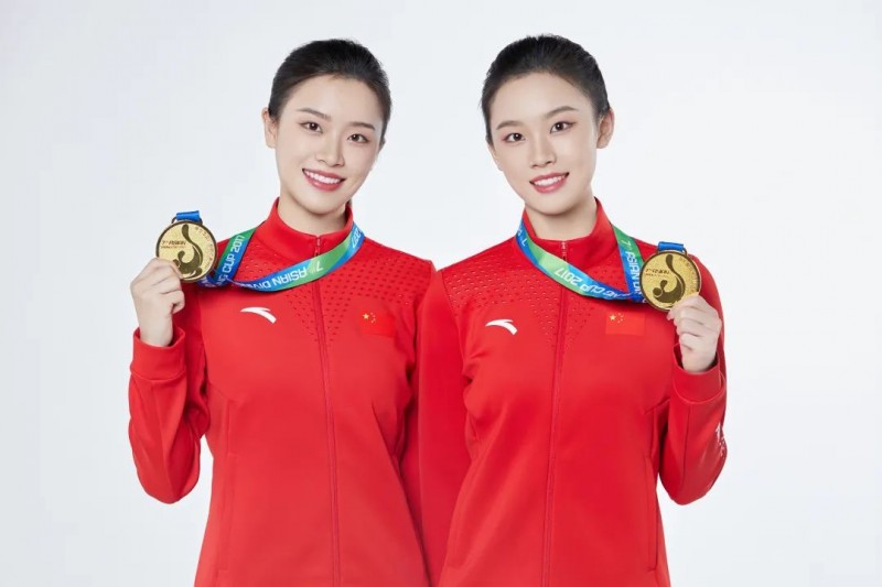 雙姝躍浪，椰香遠(yuǎn)揚(yáng)——宗師傅食品官宣簽約世界跳水冠軍夏冰清、夏玉潔為形象代言人